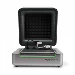 Affinity Compact - naprava za prilagajanje slušnih aparatov.