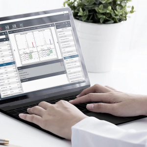 Na sliki je zaslon z uporabniškim vmesnikom programske opreme OtoAcces Database.